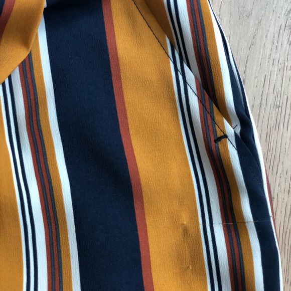 Striped Cropped Pants - Picture 6 of 6